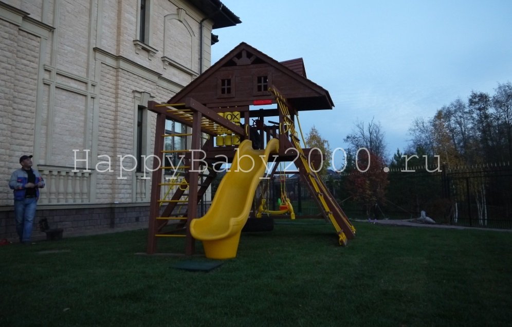 Детская площадка "Солнышко 10" с деревянной крышей.